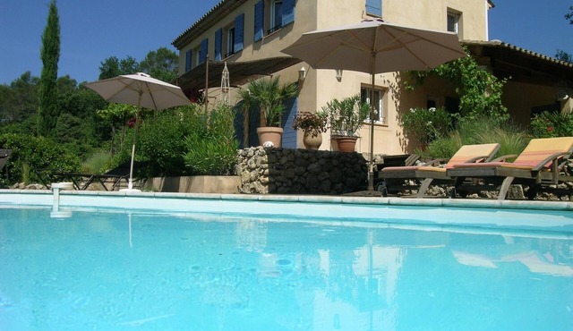 Bright Provencal farmhouse in Lorgues in quiet countryside with swimming pool and large garden