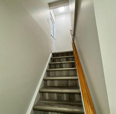 Bright Queen Room close to Sheridan College and Airport