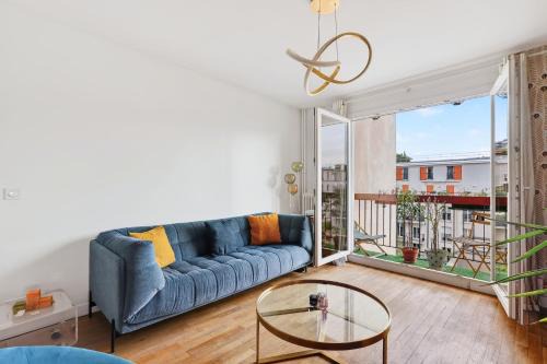 Bright & Quiet 3BR with Balconies in Paris 11th