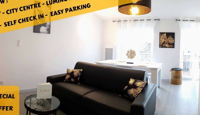 ★ Bright ★ Quiet ★ City centre ★ Easy Parking ★ WIFI ★