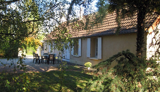 Bright, quiet house near Domme with Wifi and pets allowed