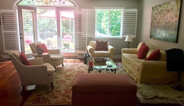 Bright rennovated 5 Bedroom home backing onto Golf Course