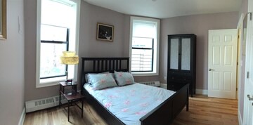 Bright & Renovated Luxury 1BR in New York