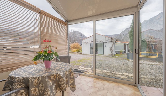 Bright Retreat with Veranda – Artistic Stay for Two in Ariège