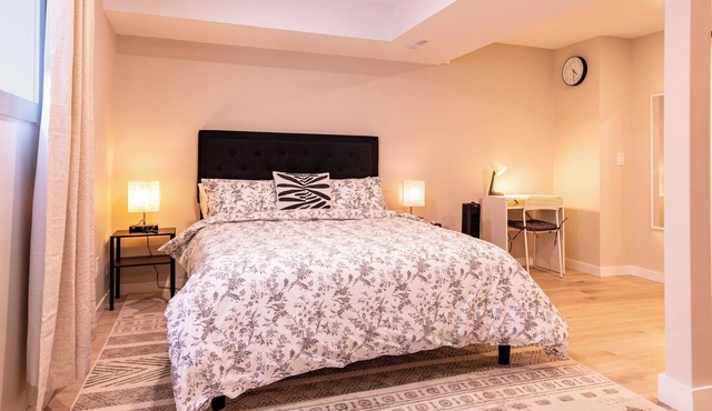 Bright Riverbend Getaway | Close to Nature & Downtown