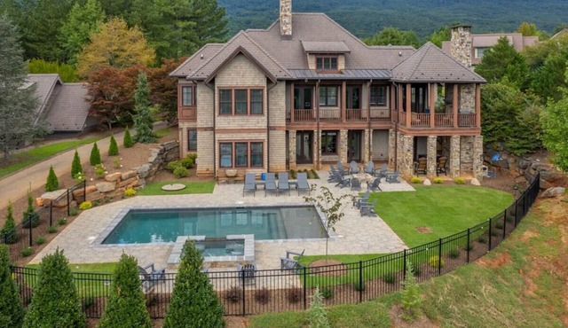 Bright's Creek Manor: 5BR Home-Private Pool