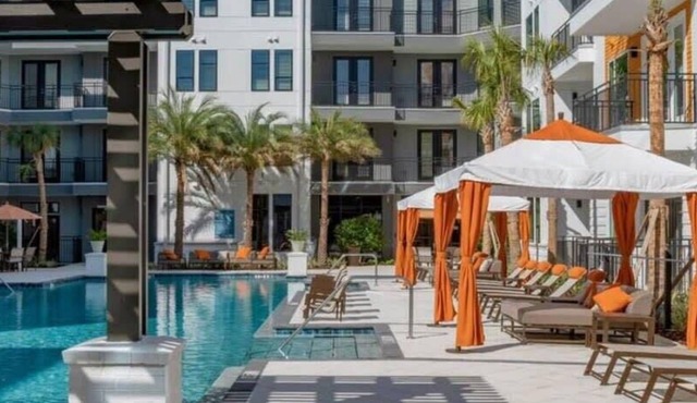 ☀︎ Bright San Marco APT ☀︎ 2BDR w/resort pool and gym