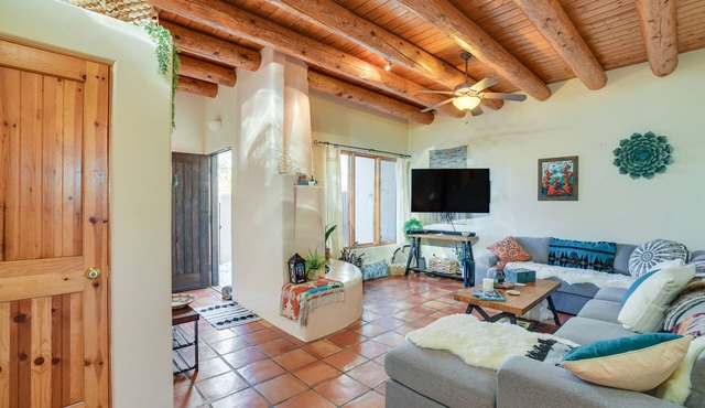 Bright Santa Fe Condo ~ Half-Mi to Meow Wolf!