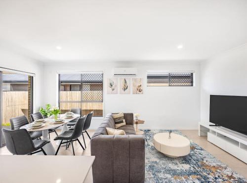 Bright Serenity Family Comfort near Parks and Shops