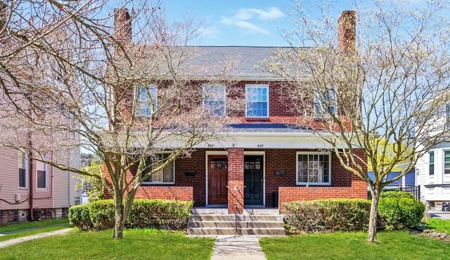 Bright Sewickley Village House, 2BR + Office & Living Room Futon, Walk to Shops