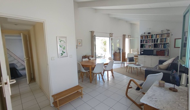 Bright single-storey house with enclosed garden in Les Portes-en-Ré