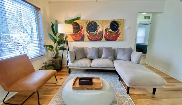 Bright & Snug 2-bedroom house in wonderful Ferndale with WiFi