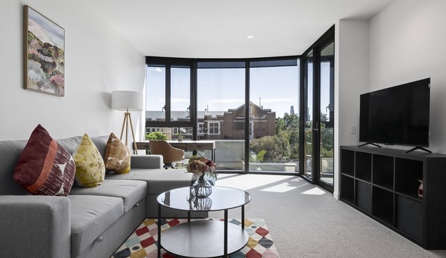 Bright South Yarra Flat with Balcony
