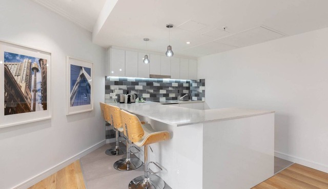 Bright & Spacious 1-Bed in Vibrant Sydney