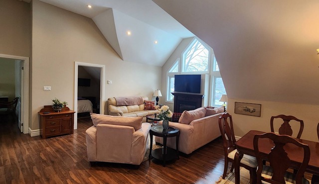 Bright, spacious 1200 sq foot apartment with Vaulted ceilings.