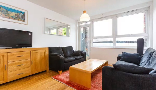 Bright & Spacious 2 Bed Islington Flat | Fast Wi-Fi