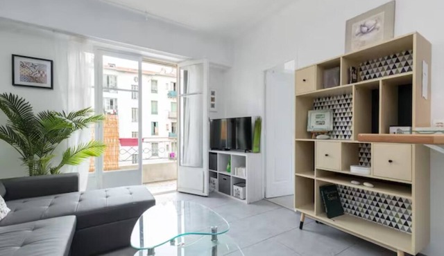 Bright & spacious 2 beds close by Ave. Jean Medecin & Nice-Ville