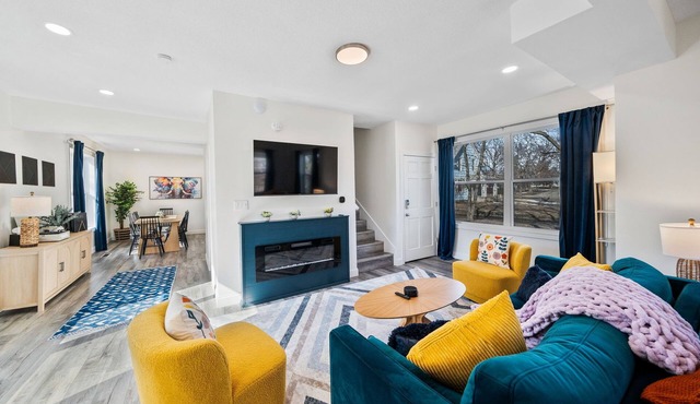 Bright & Spacious 3BR/2.5BA | Near DT Elkhart