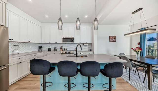 Bright & Spacious 3BR Home in Cochrane – Minutes from Calgary & the Rockies