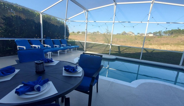 ✨Bright & Spacious 4‑Bedroom Villa with Private Heated Pool—Minutes from Disney!