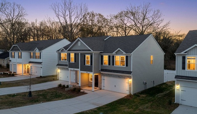 Bright & Spacious 4BR Retreat in Charlotte!