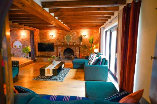 Bright & Spacious 5-Bedroom Stay near Cambridge