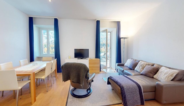 Bright, spacious apartment at the entrance to the village of St.