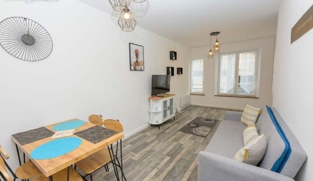 Bright, spacious apartment