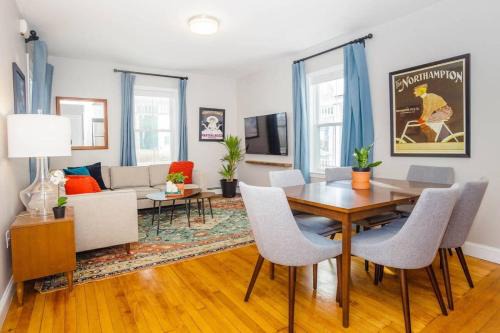 Bright & Spacious Boston Home near T