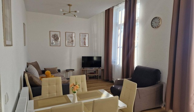 Bright & Spacious Holiday Apartment murihaus – City View Balcony & Parking in Aue-Bad Schlema
