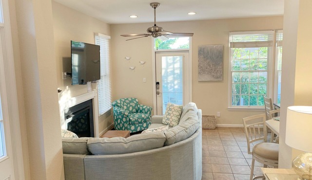 Bright, Spacious End Unit OWNER MANAGED Rowhome Steps Away From All Amenities!