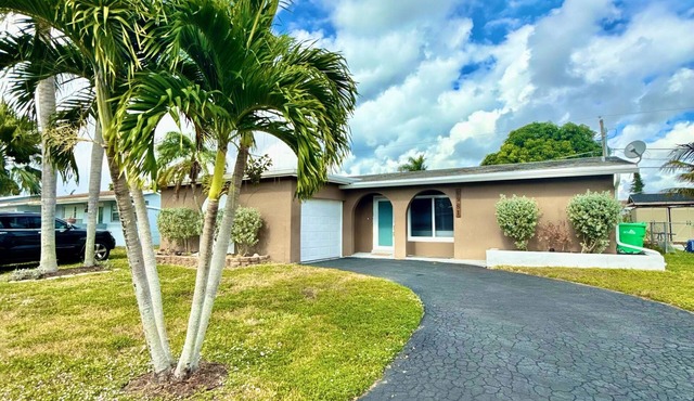 Bright & Spacious Sunrise 3 Bedroom Retreat