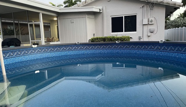 Bright & Spacious Villa in Hollywood ★ 3BR/2BA ★ Heated Pool ★Walk to Beach