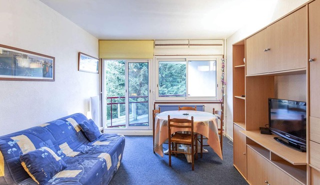 Bright studio for 6 people near slopes and shops