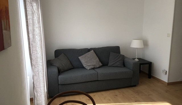 Bright studio in the heart of town for 2 people.