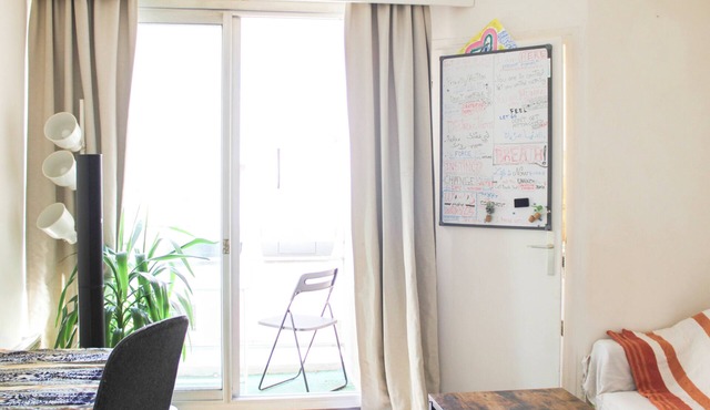 Bright Studio with Balcony – Porte de Versailles