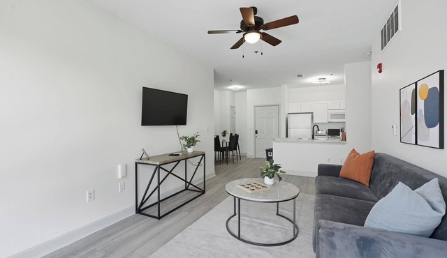 Bright & Stylish 2-Bed, 2-Bath Apartment