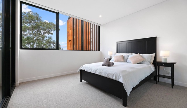 Bright & Stylish 2-Bedroom Escape in Gordon