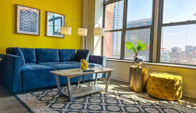 Bright & Stylish 2BR Family Unit Near McCormick Place & Grant Park
