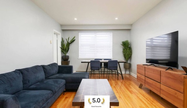 Bright & Stylish 2BR – Prime Stay on MTL