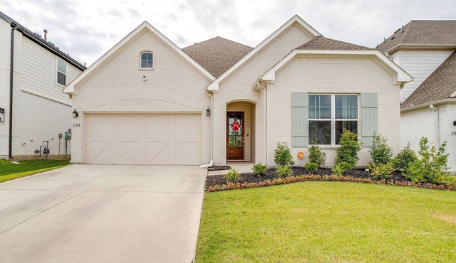 Bright, Stylish Aledo Home w/Parks & Trails