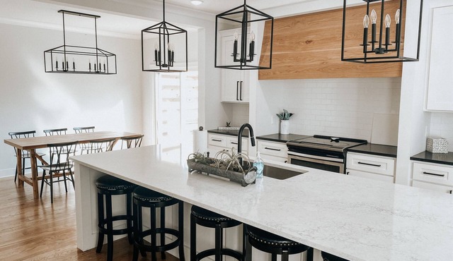 Bright stylish home minutes to downtown! New build with HUGE pool/hot tub combo!