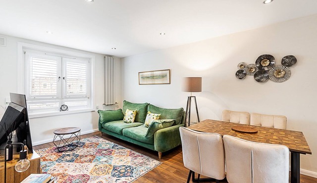 Bright & Stylish Kentish Town Retreat