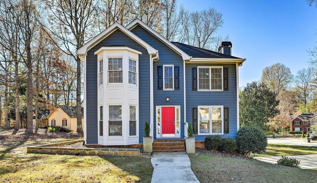 Bright Sugar Hills Home ~ 5 Mi to Lake Lanier