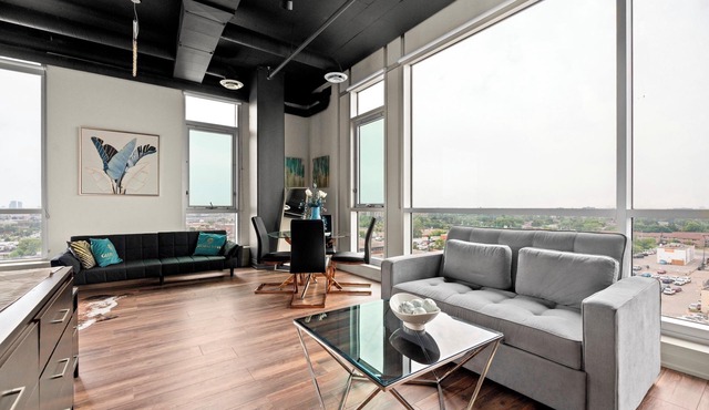 Bright Suites Finch West