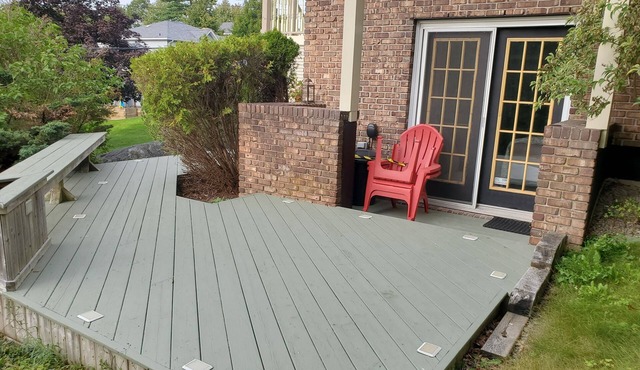 Bright sunny B&B overlooking Bedford Basin