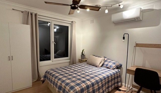 Bright Sunny Room in Greensborough