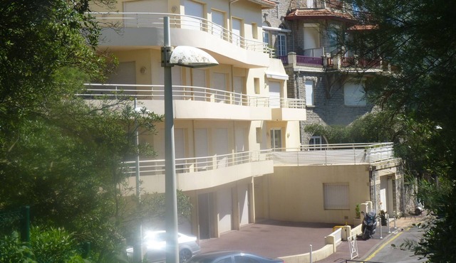 Bright T2 apartment 25m from the beach in a quiet side street