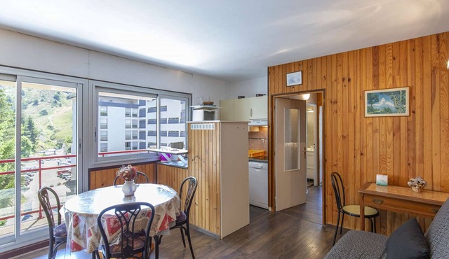 Bright T2 apartment, near slopes, 6 pers, residence with elevator