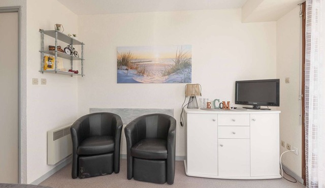 Bright T2 with Balcony, WIFI, Parking, Pets Allowed